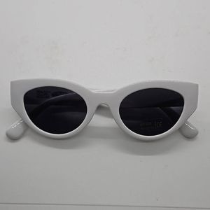 1960s Retro Style White Chunky Cat Eye Sunglasses Petals and Peacocks